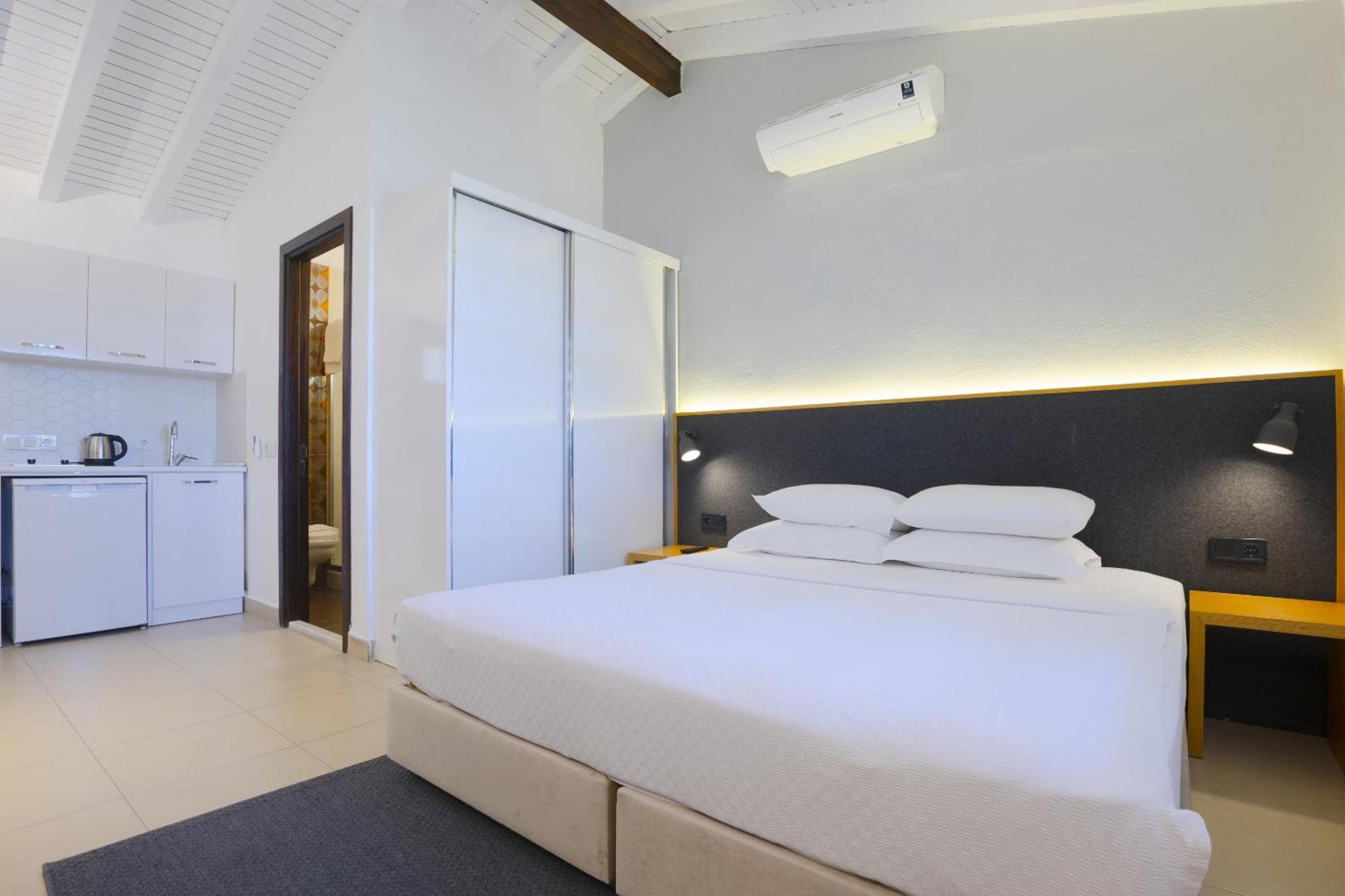Aegean Apartments - Bungalows Alacati Quarto foto